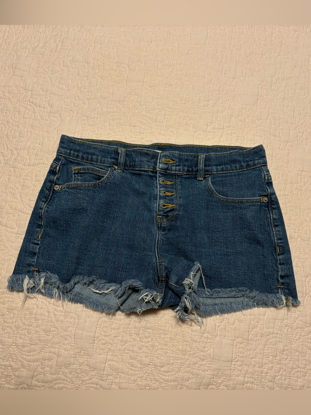 Old Navy Denim Shorts - Picture 2 of 5
